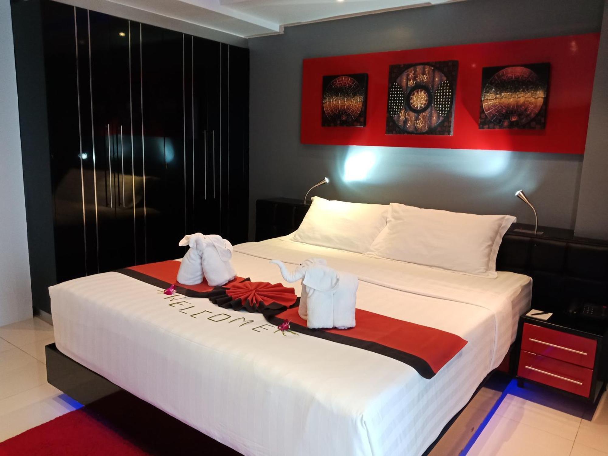 Absolute Bangla Suites Patong Extérieur photo