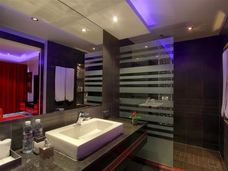 Absolute Bangla Suites Patong Extérieur photo